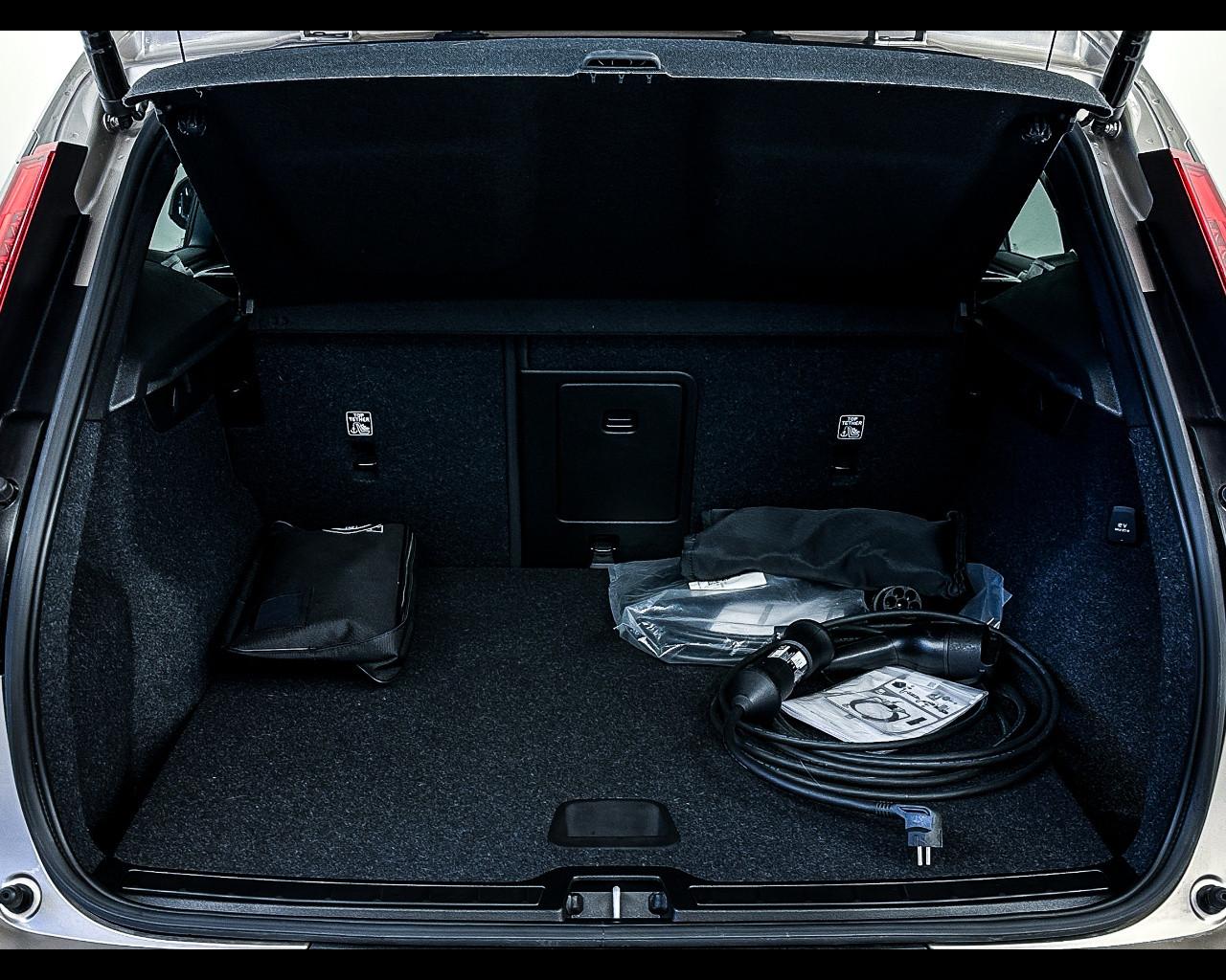 VOLVO XC40 (2017-->) - XC40 T5 Recharge Plug-in Hybrid automatico