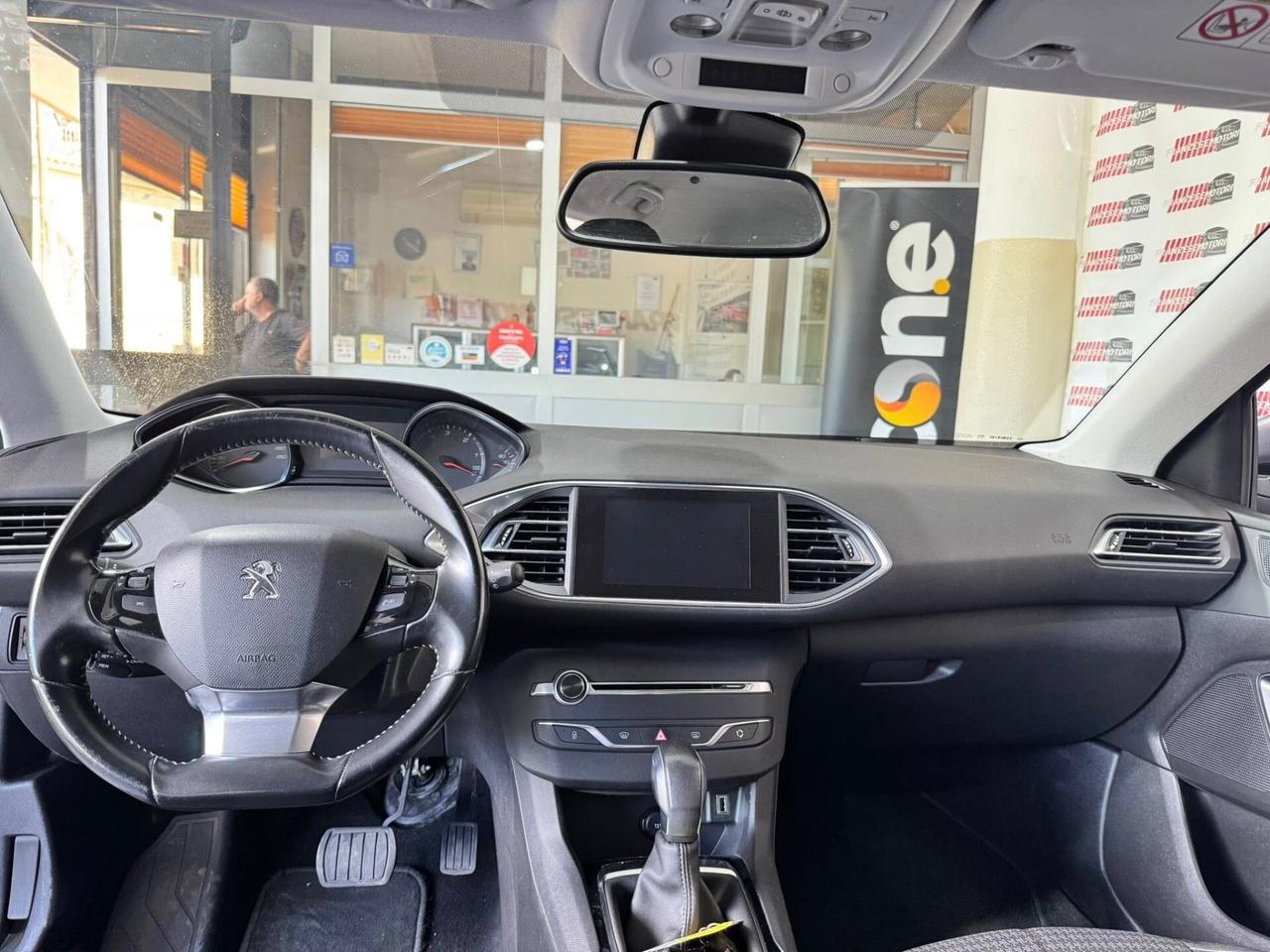 Peugeot 308 BlueHDi 120 S&S EAT6 SW Allure