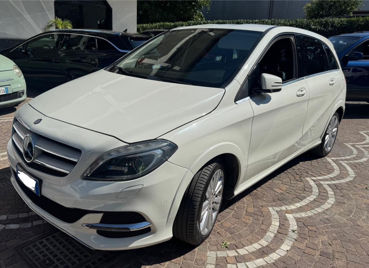 MERCEDES Classe B 200 NGD Premium