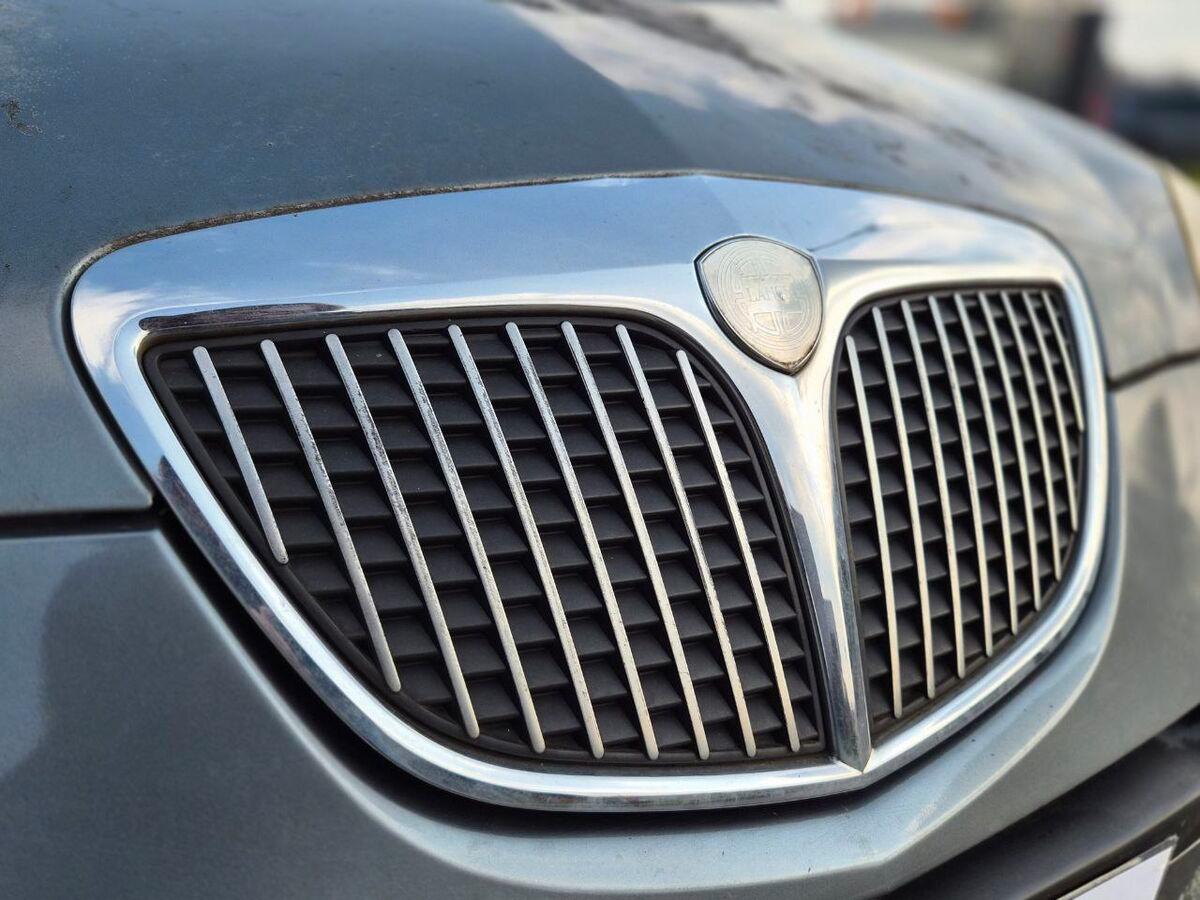 Lancia Ypsilon 1.2 8v 100