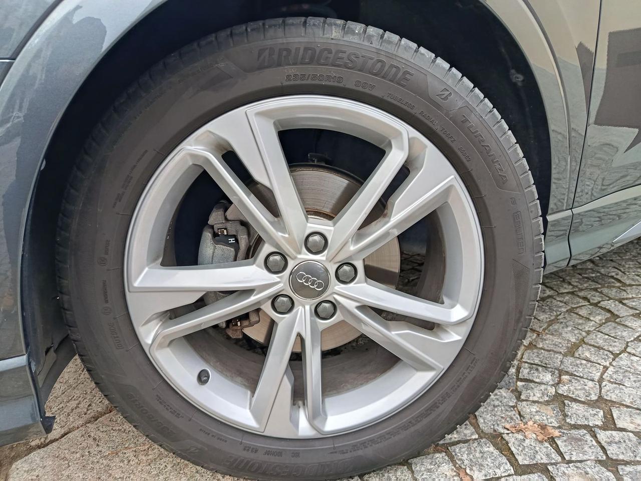 Audi Q3 S Line 2.0 35 TDI #8385