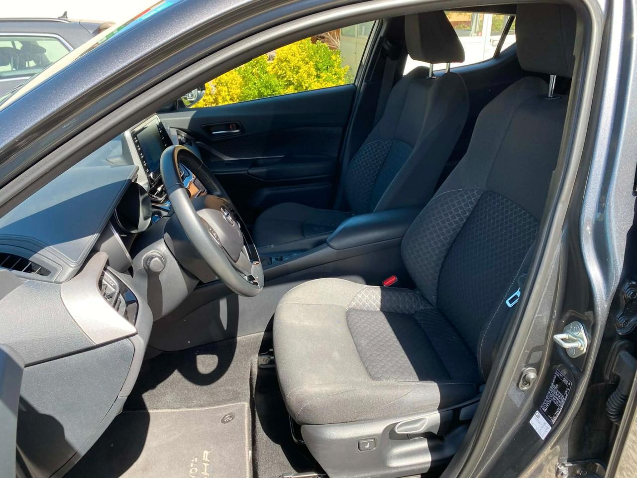 Toyota C-HR 1.8 Benz/Ibrida OK Neopatentato