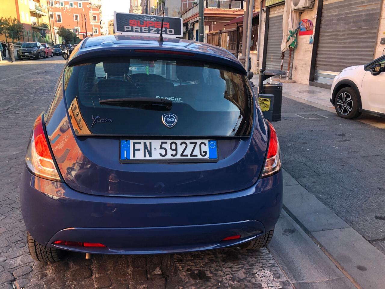 Lancia Ypsilon 1.2 69 CV 5 porte Unyca