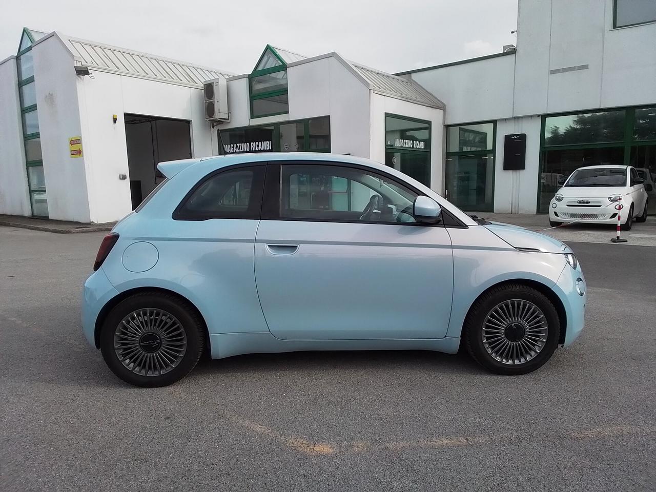 Fiat 500e Berlina 42 kWh Icon