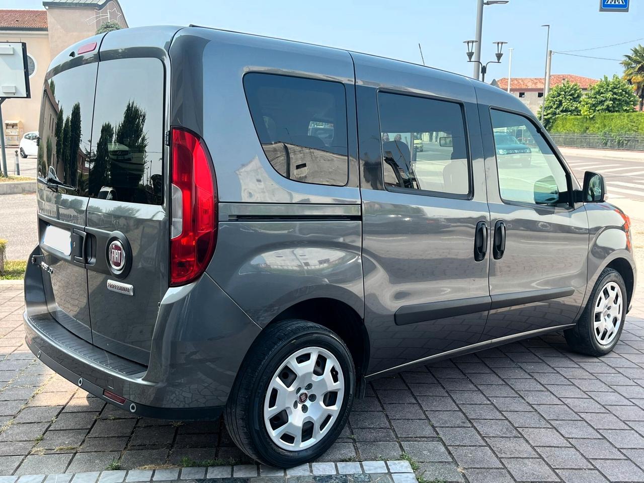 FIAT DOBLO' CH1 LOUNGE 1.6 Mjet 120cv E6D N1
