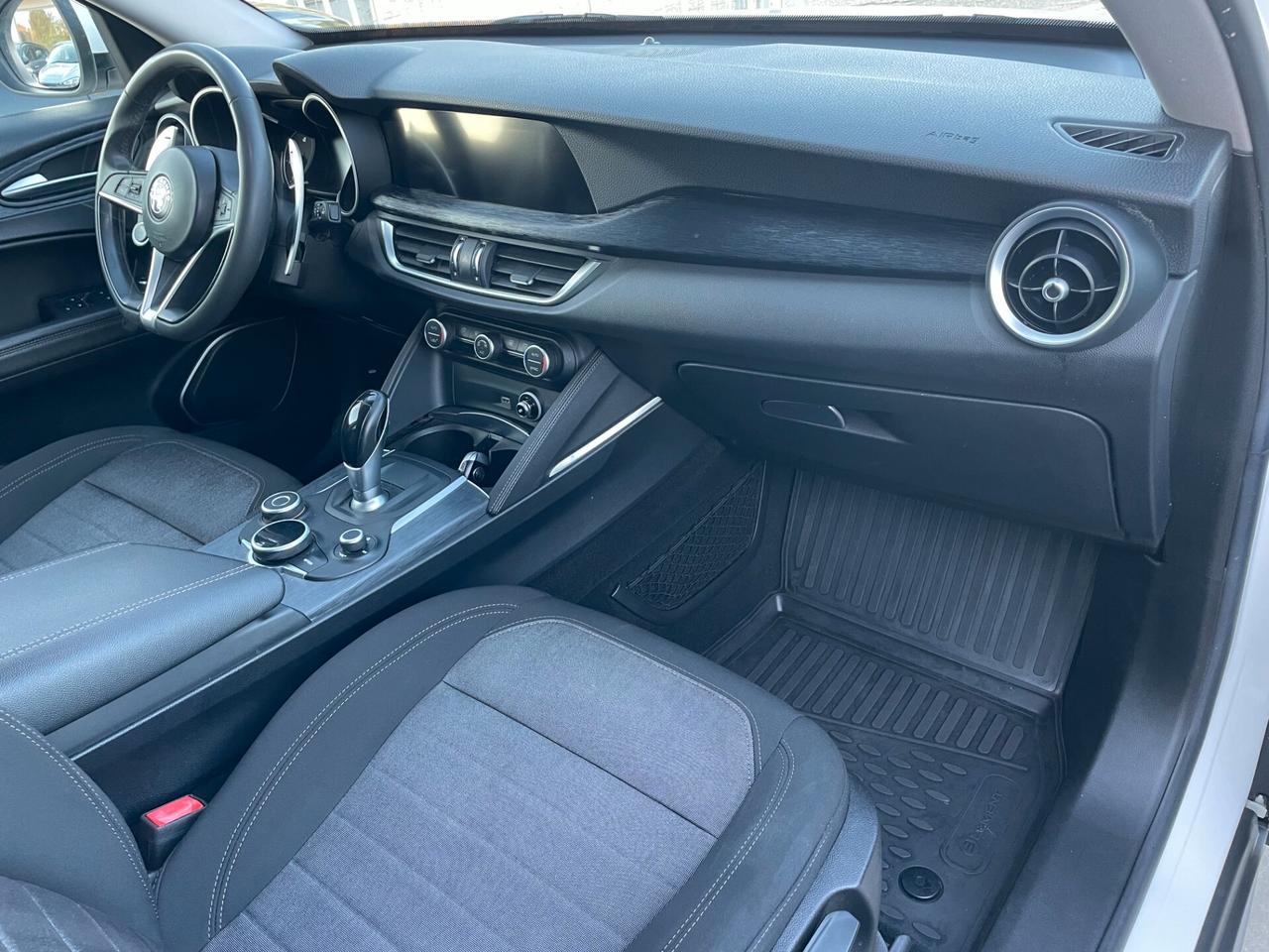 Alfa Romeo Stelvio 2.2 Turbodiesel 190 CV AT8 Q4 Sport-Tech