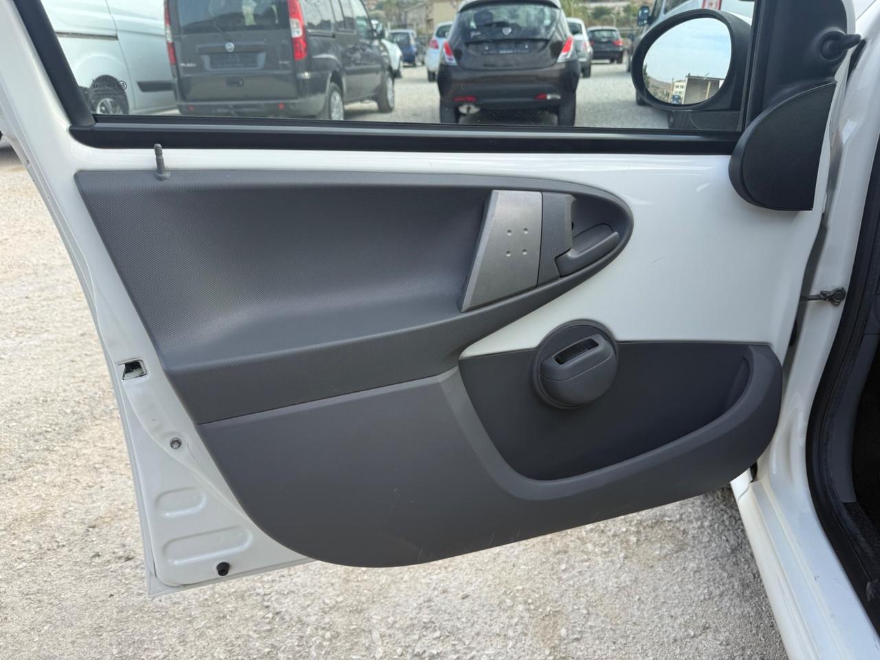 Peugeot 107 1.0 68CV 5p. Desir