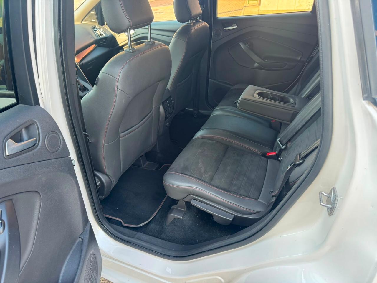 Ford Kuga 2.0 TDCI 150 CV S&S 4WD Powershift ST-Line