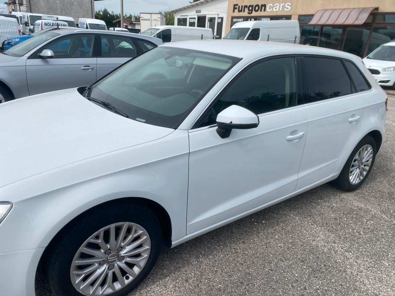 Audi A3 SPB 1.6 TDI ultra Attraction