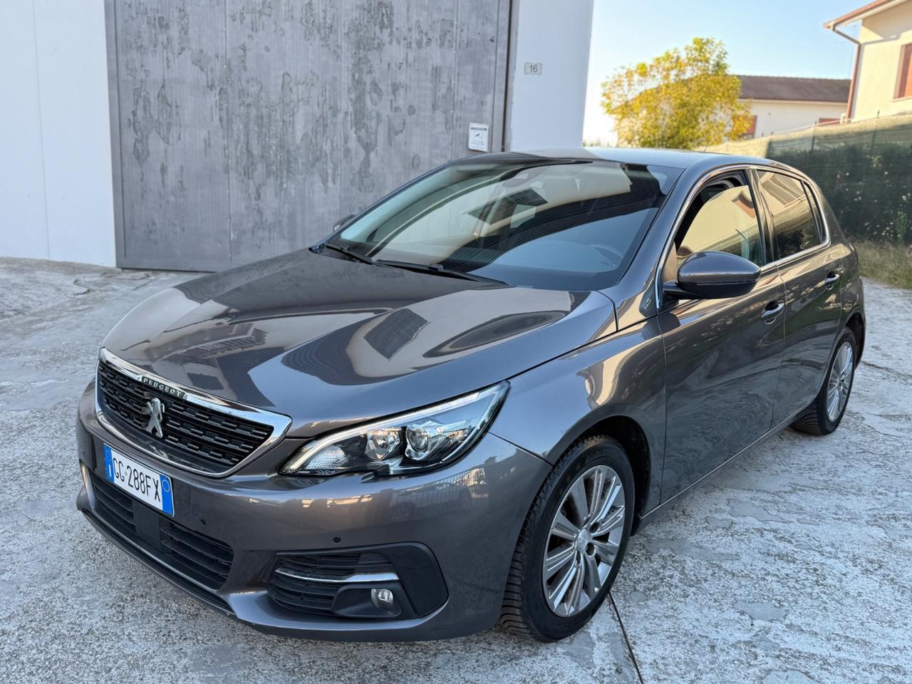 Peugeot 308 1.2 Turbo Benzina POCHI KM 2021 NEOPAT