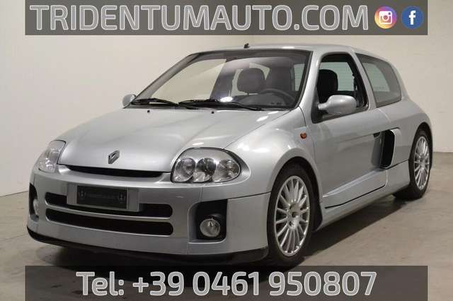 Renault Clio 3.0 V6 Sport 3p