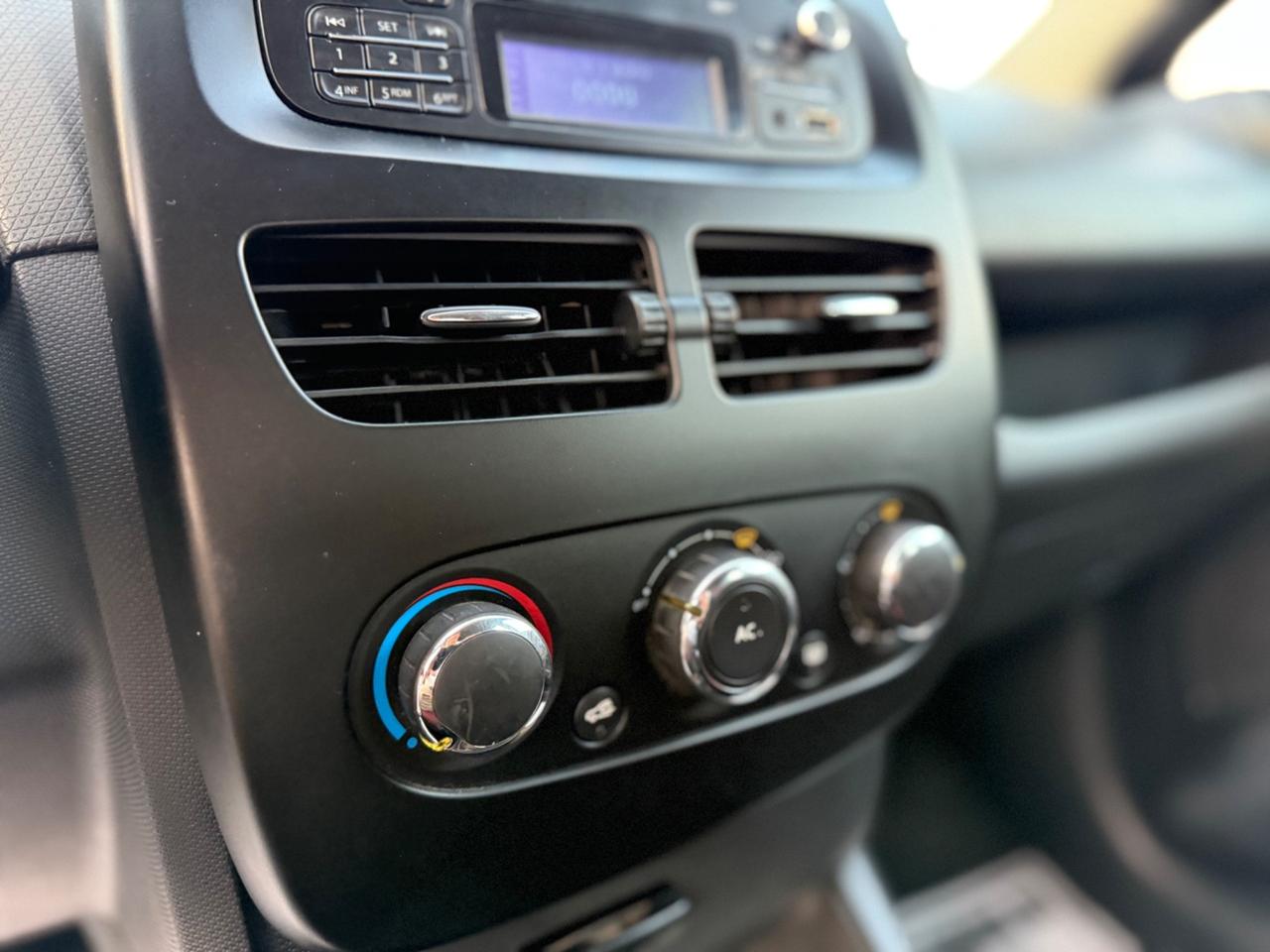 Renault Clio 1.2 75CV GPL Live