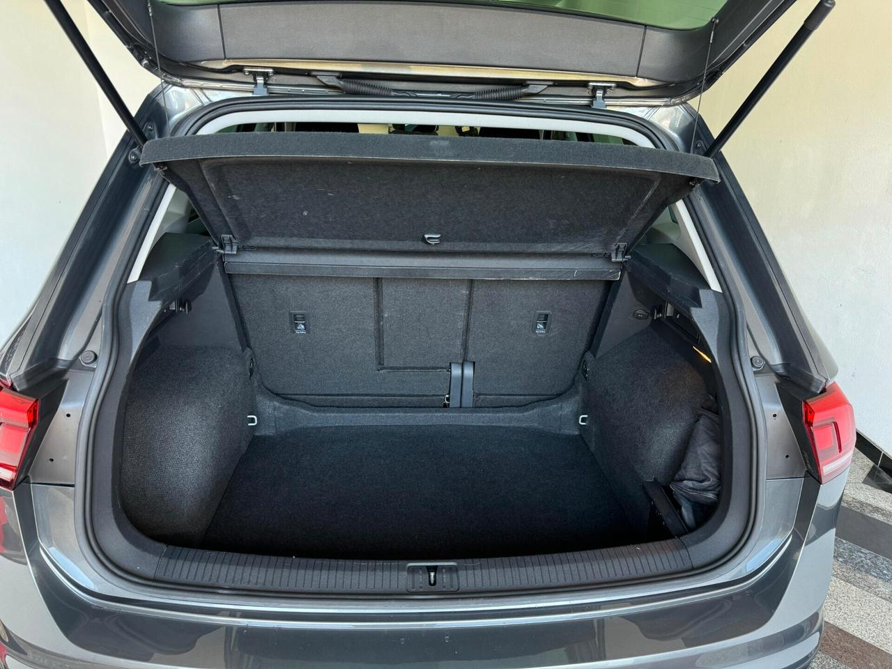 Volkswagen Tiguan 2.0 TDI SCR DSG Business BlueMotion Technology