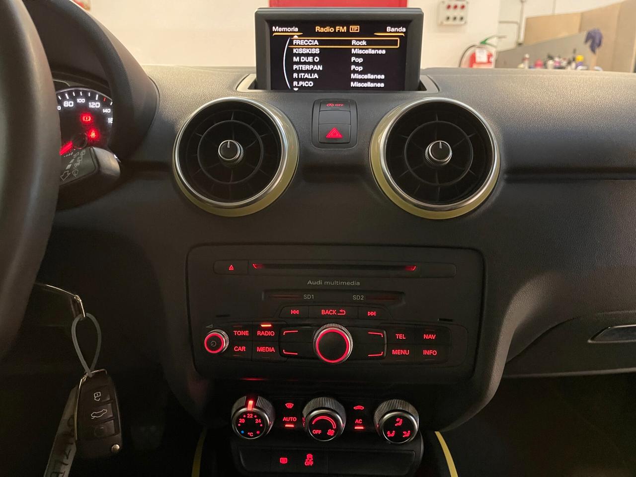 Audi A1 Ambition 1.6 TDI 105cv 3p-Ok Neopatent-LEGGI SOTTO