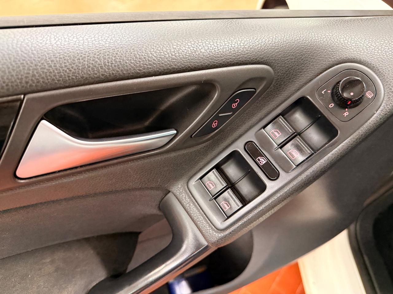 Volkswagen Golf 2.0 TDI 140CV . Highline ok Neopatentati