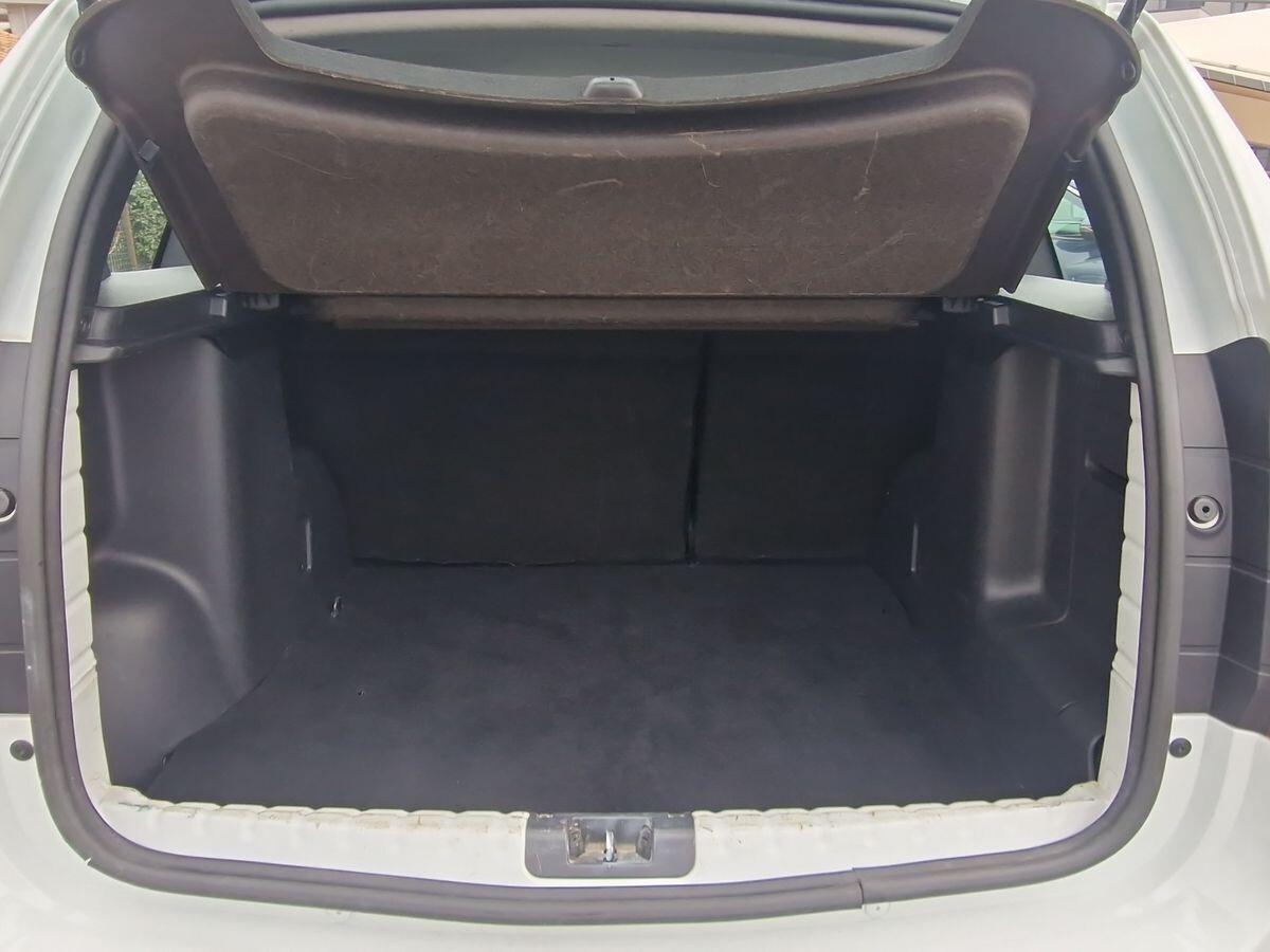 DACIA DUSTER 1.6 LAUREATE