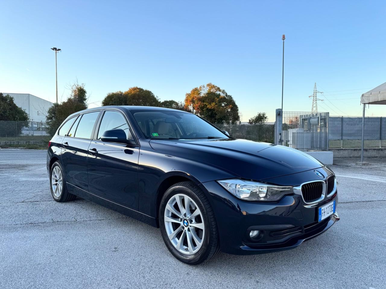 BMW 320d Automatic Touring XDRIVE - Navi 17