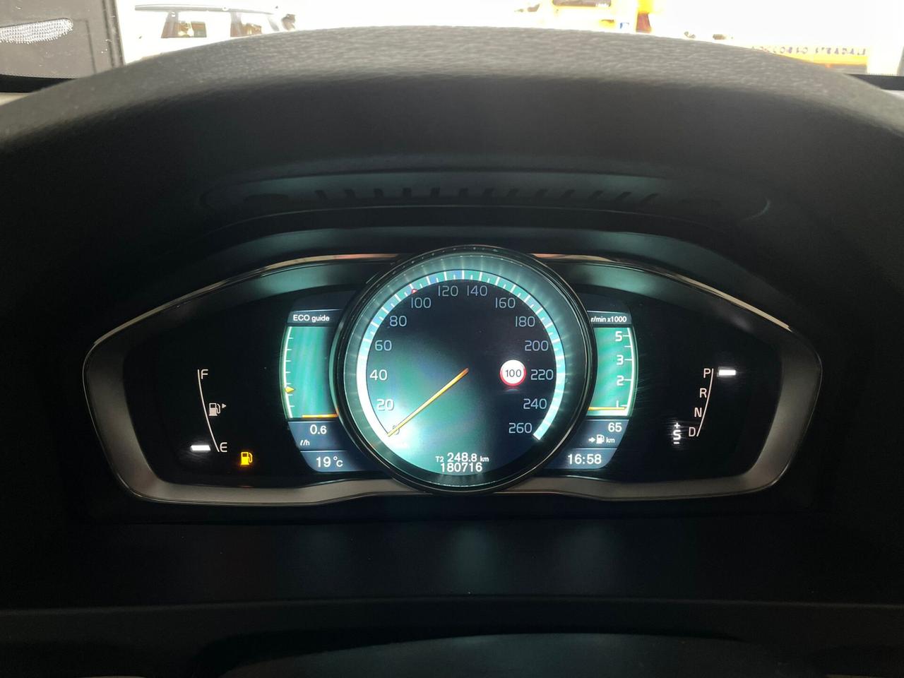 Volvo V60 D4 Geartronic Kinetic