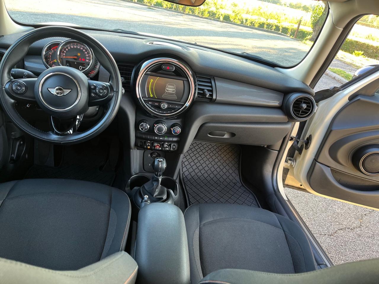 Mini 1.5 Cooper D 5 porte