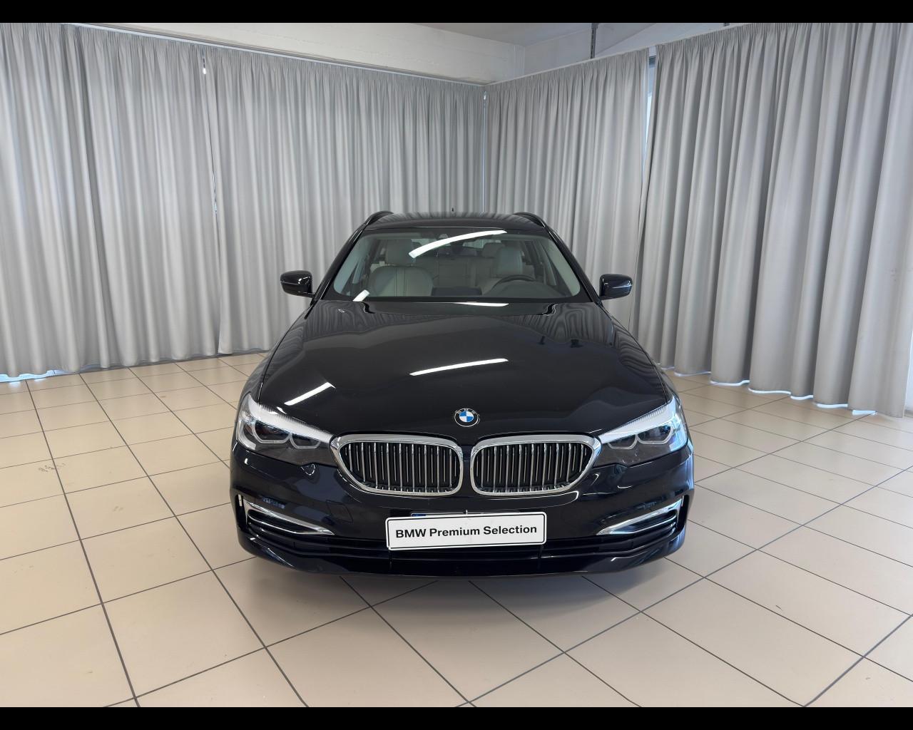 BMW Serie 5(G30/31/F90) - 518d Touring Luxury