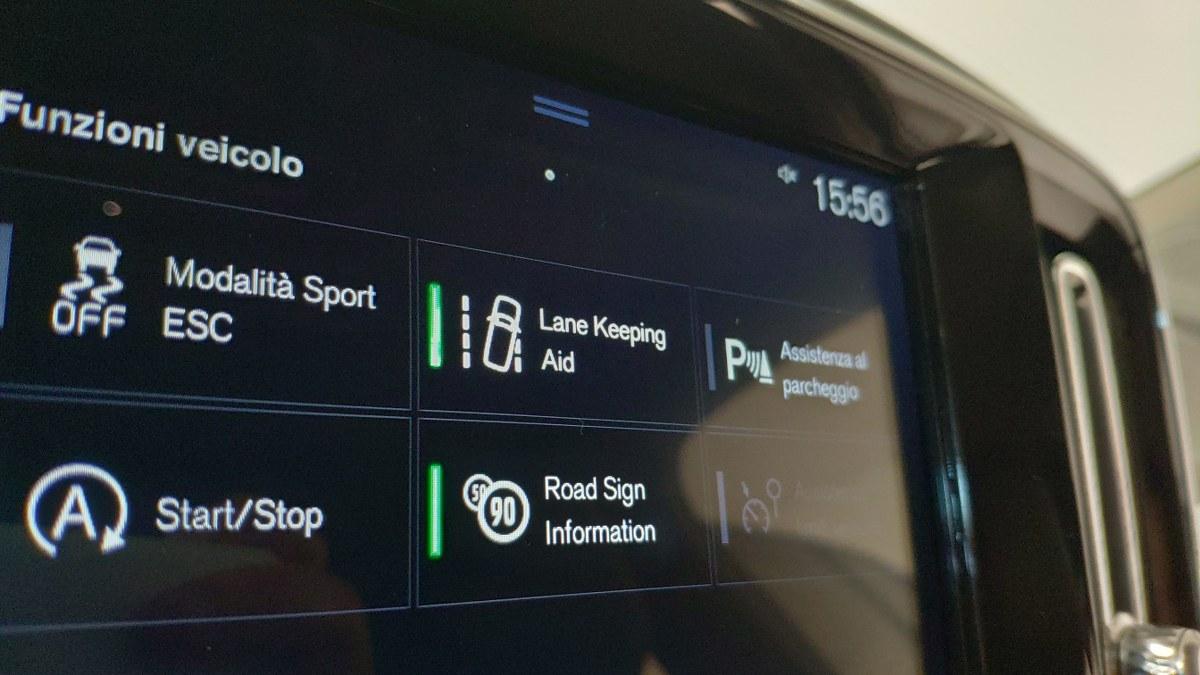 VOLVO Xc40 T4 Awd Geartronic Momentum