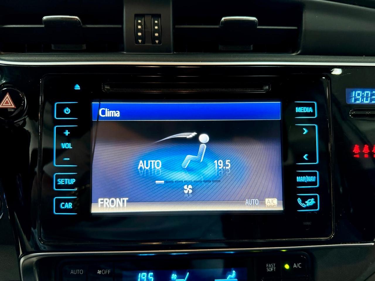 Toyota Auris Touring Sports 1.8 Hybrid Lounge