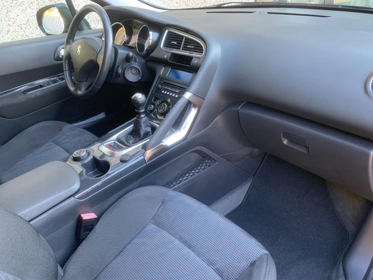 Peugeot 3008 2.0 HDi 150CV Business