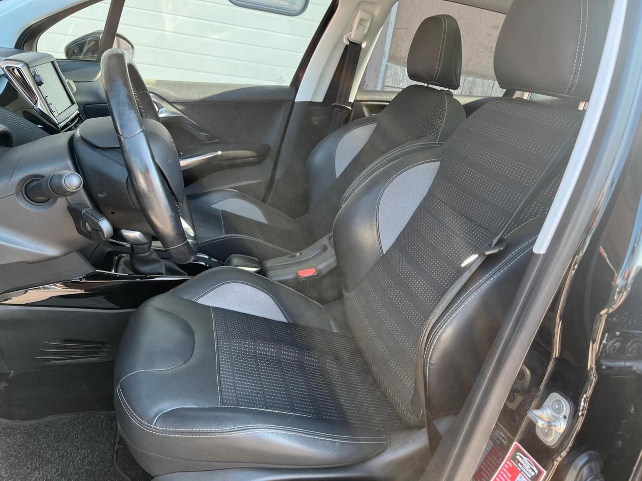 Peugeot 2008 2008 1.2 puretech t Allure s