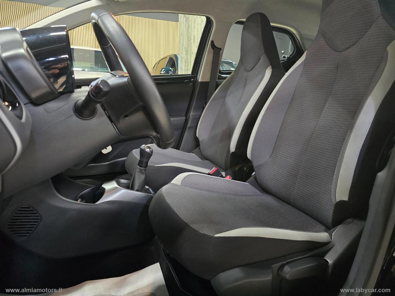 TOYOTA Aygo Connect 1.0 VVT-i 72 CV 5p. x-play