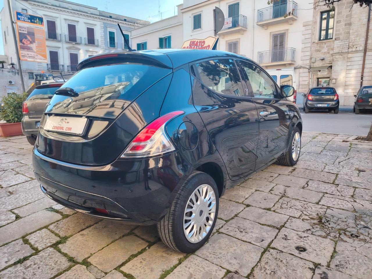 Lancia Ypsilon 1.2 69 CV 5 porte Gold