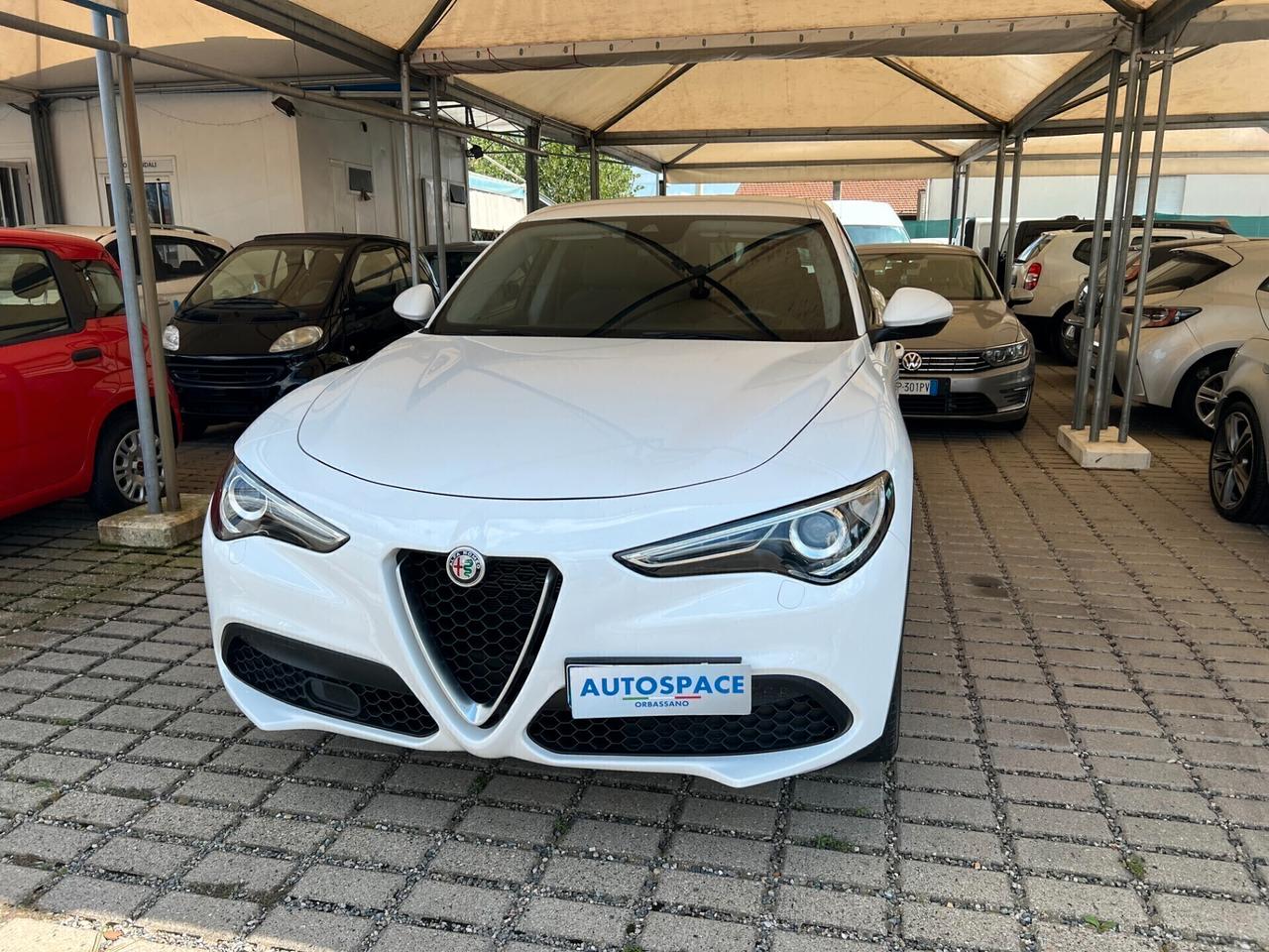 Alfa Romeo Stelvio 2.2 Turbodiesel 160 CV AT8 RWD Sport-Tech