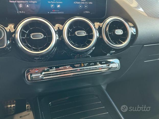 MERCEDES-BENZ GLA 200 d Automatic Premium