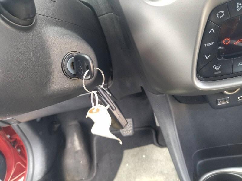 Toyota Aygo 1.0 VVT-i 69 CV 5 porte x-play TSS MMT