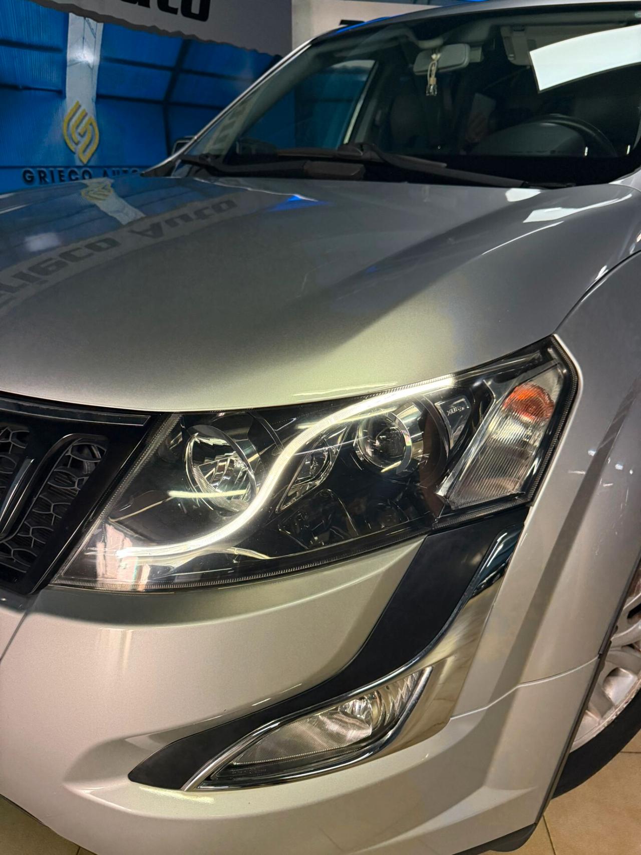 XUV500 5POSTI N1 AUTOCARRO 4X4