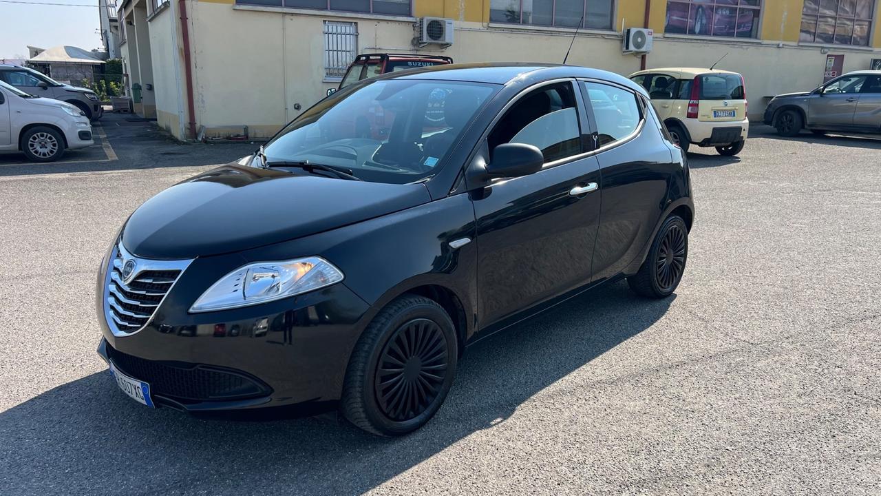 Lancia Ypsilon 1.2 69 CV 5 porte S&S Gold