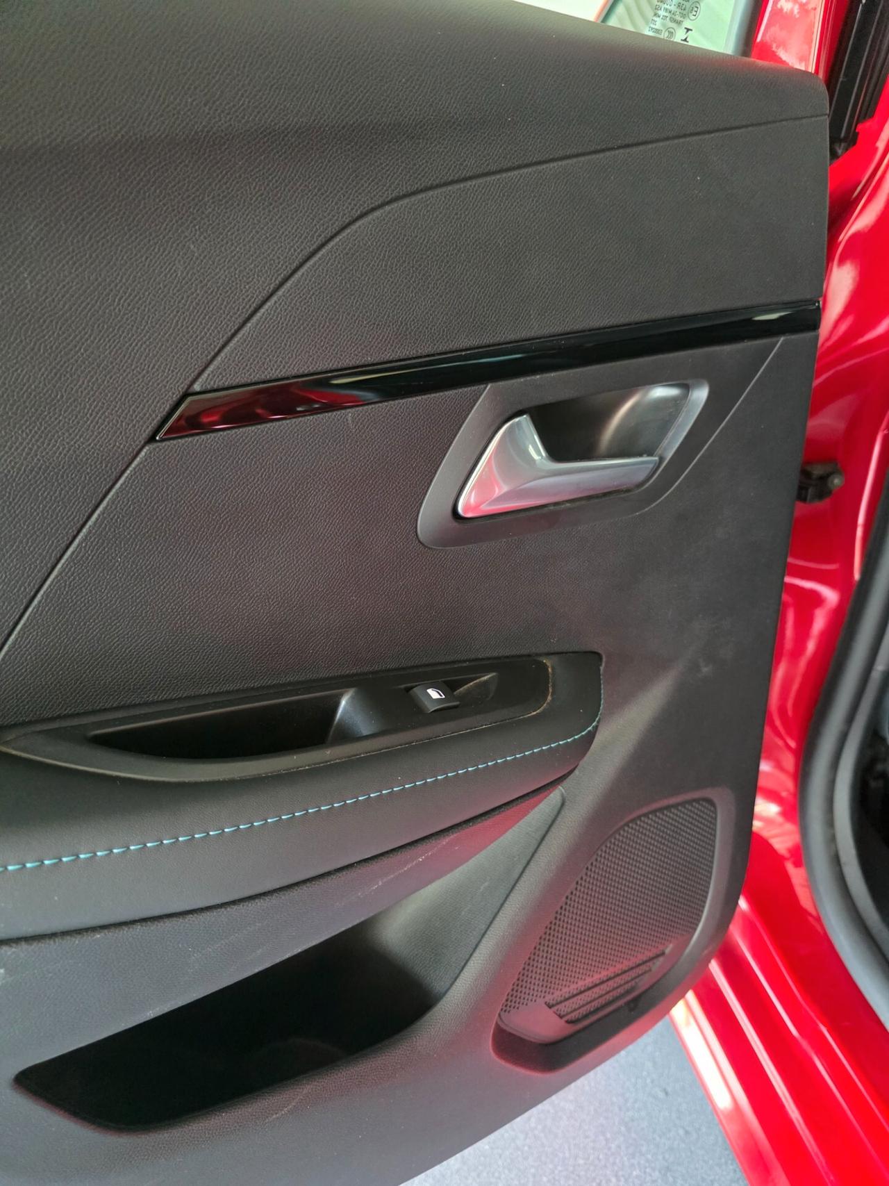 Peugeot 208 motore elettrico 136 CV 5 porte GT Pack