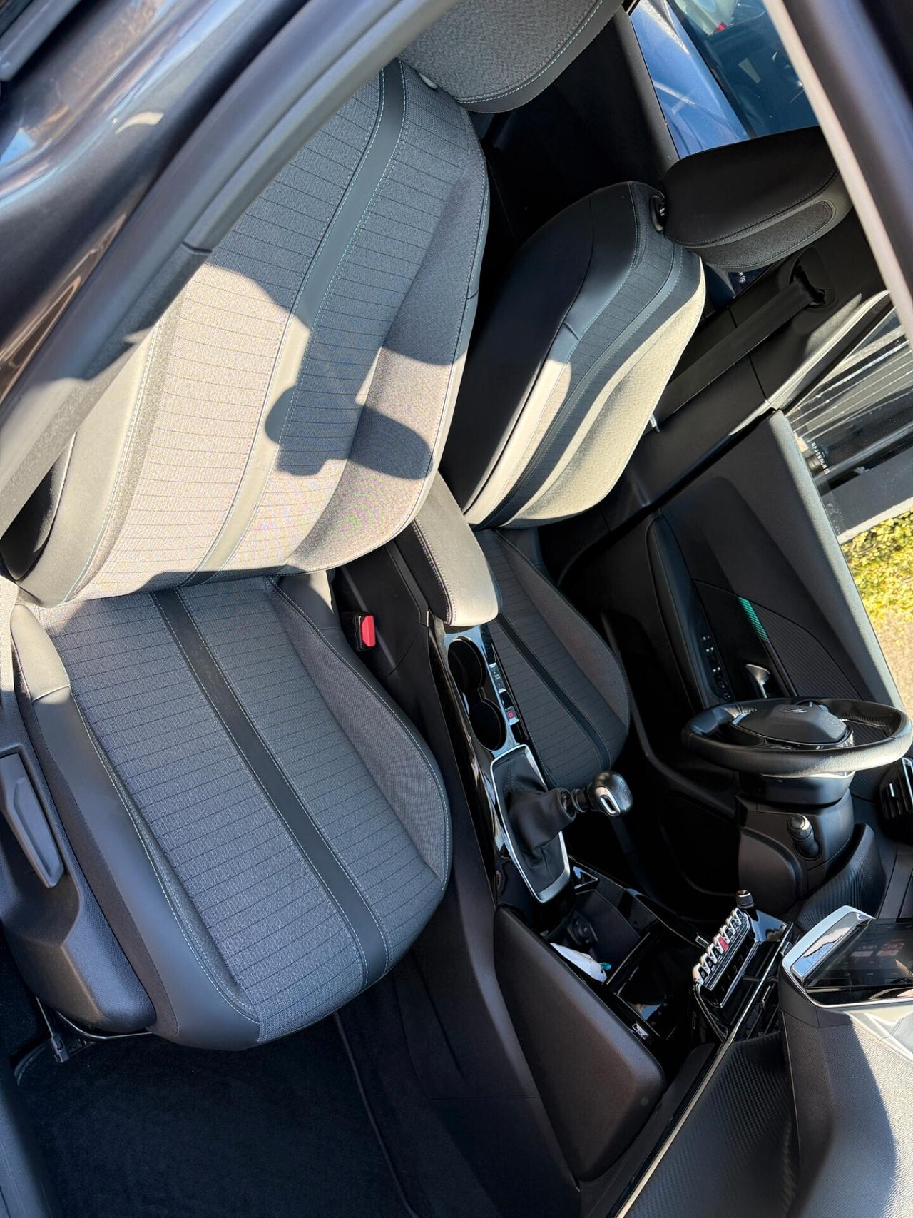 Peugeot 2008 PureTech 130 S&S Allure Pack