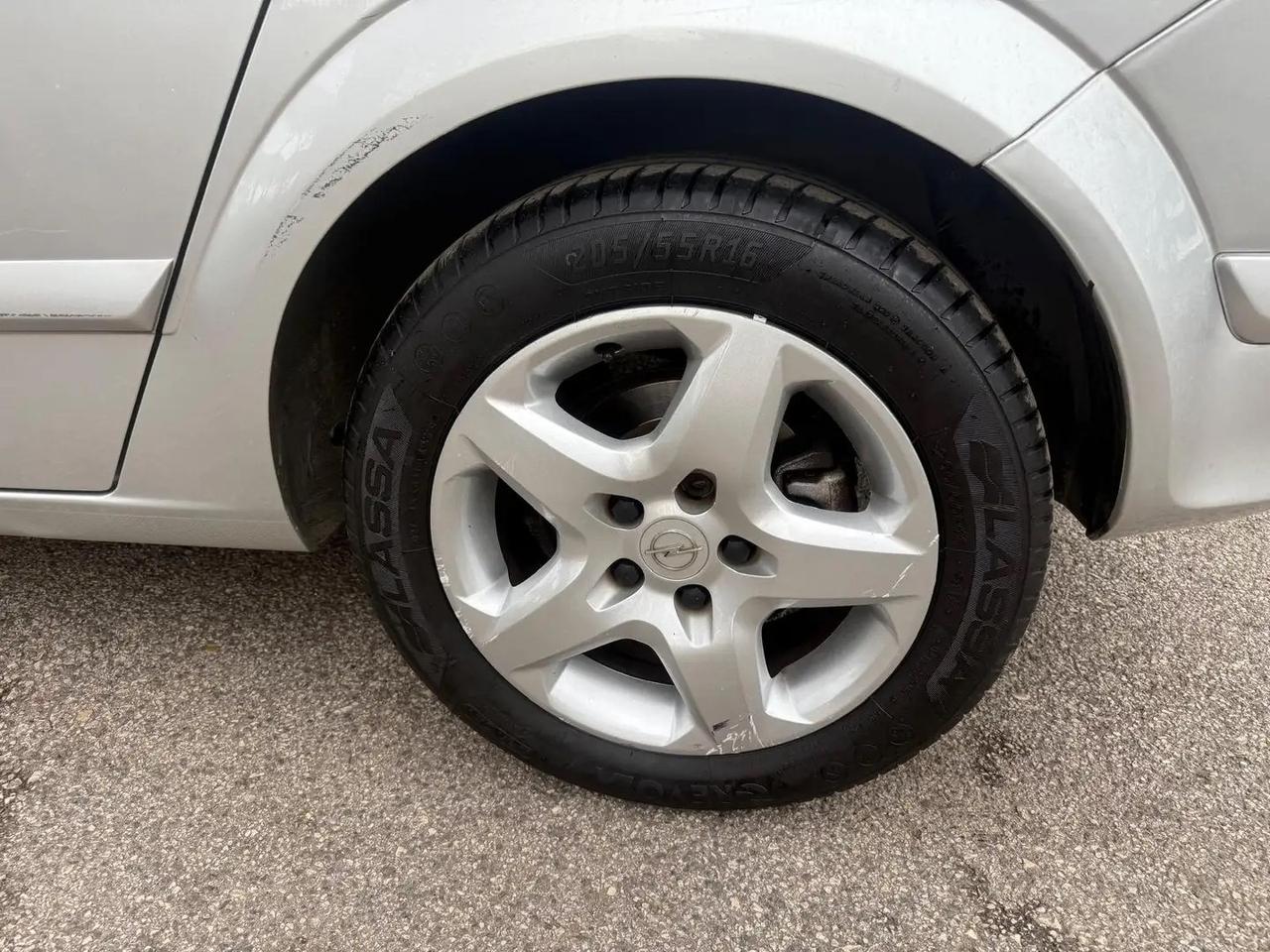 Opel Astra 1.6 16V VVT 5 porte Cosmo