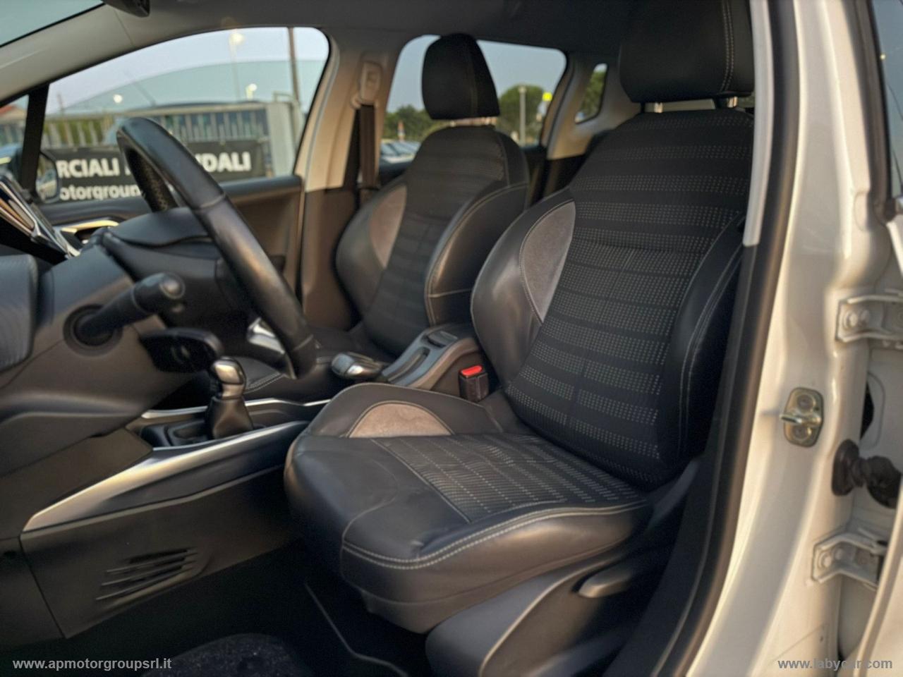 PEUGEOT 2008 PureTech 82 Allure