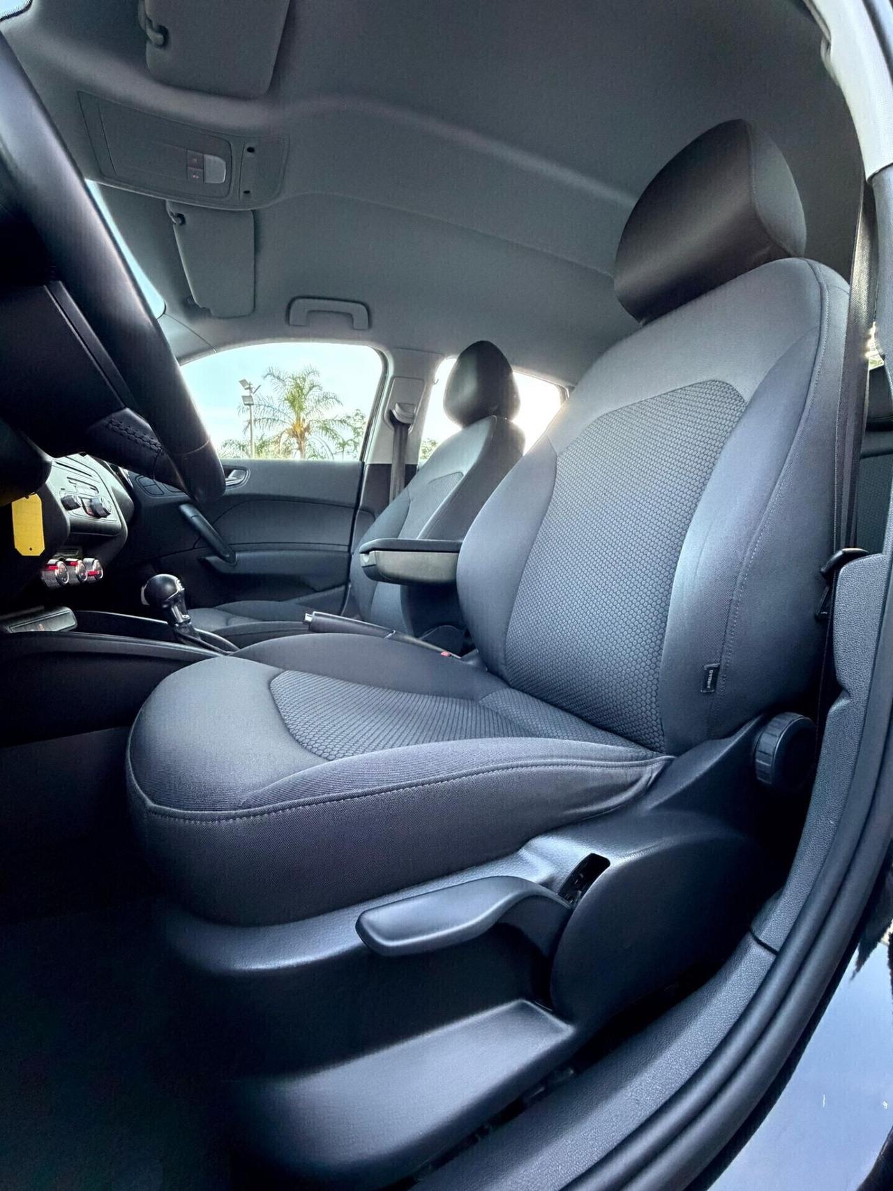 Audi A1 1.6 TDI 90CV S-LINE CAMBIO AUTOMATICO