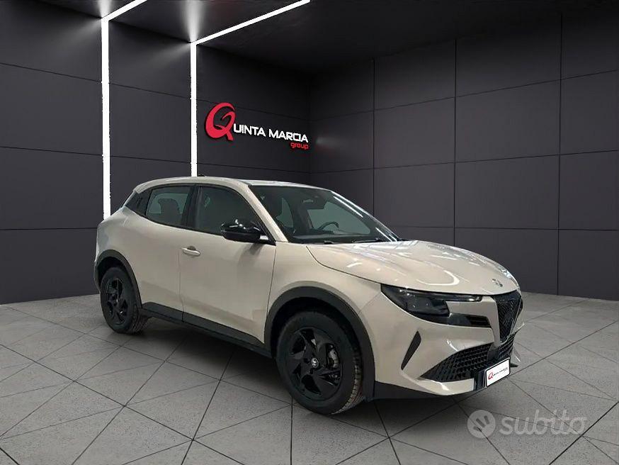 Alfa Romeo Junior 1.2 136 cv HYBRID eDCT SPECIALE