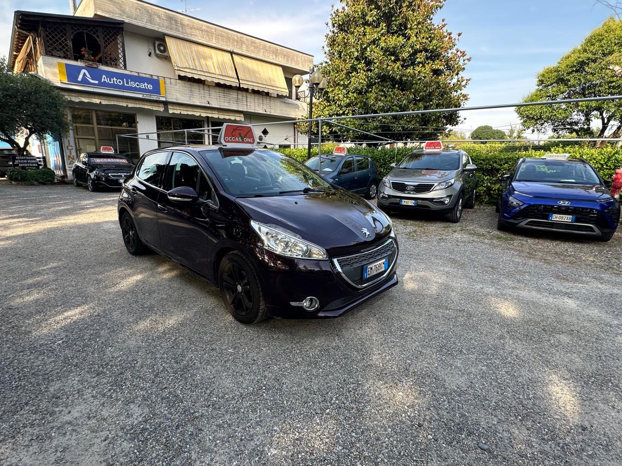 Peugeot 208 1.4 HDi 68 CV 5 porte Allure