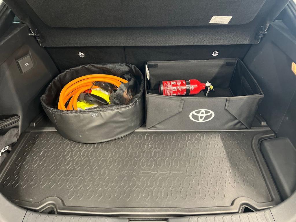 Toyota C-HR 2.0 phev Lounge fwd e-cvt