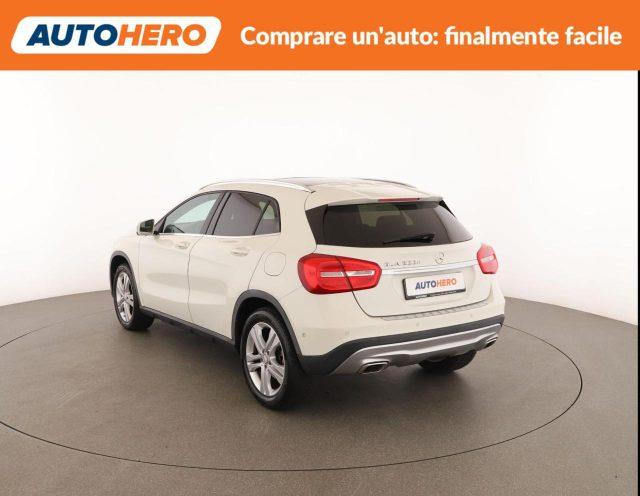 MERCEDES-BENZ GLA 200 d Automatic Sport
