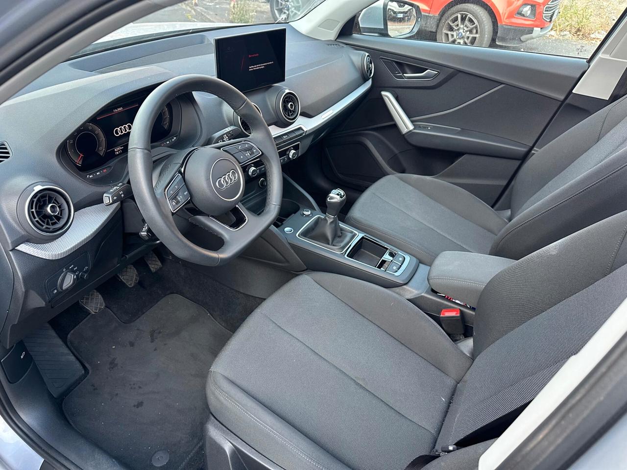 Audi Q2 30 TFSI Business Advanced