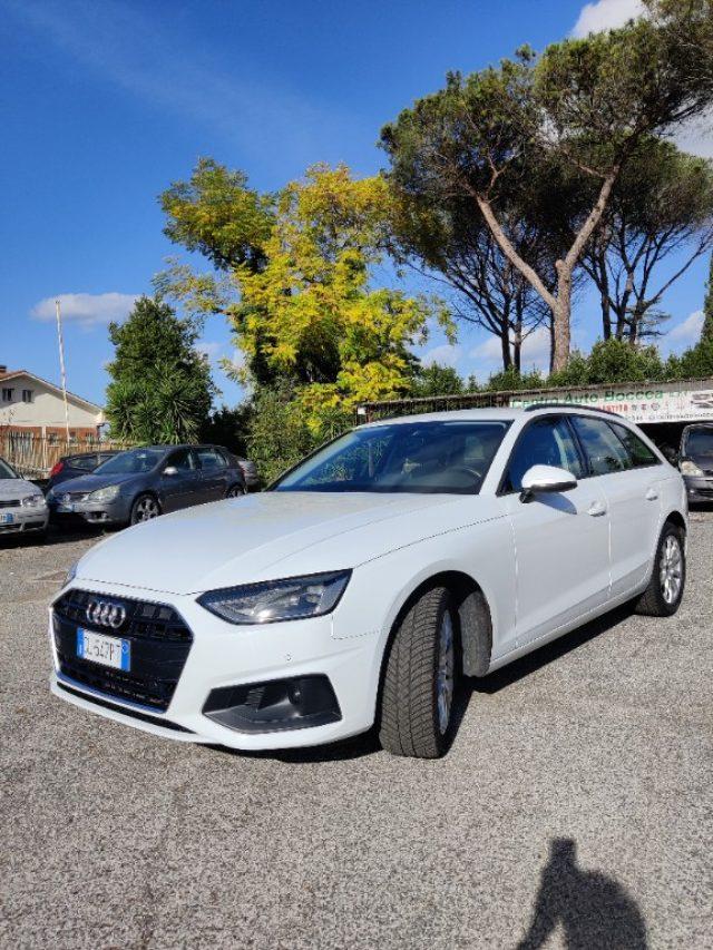 AUDI A4 Avant 30 TDI/136 CV S tronic Business