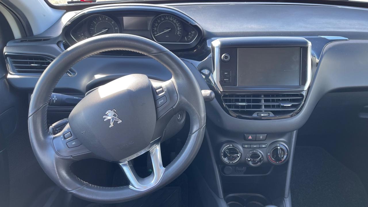 Peugeot 208 PureTech 82 5 porte Allure