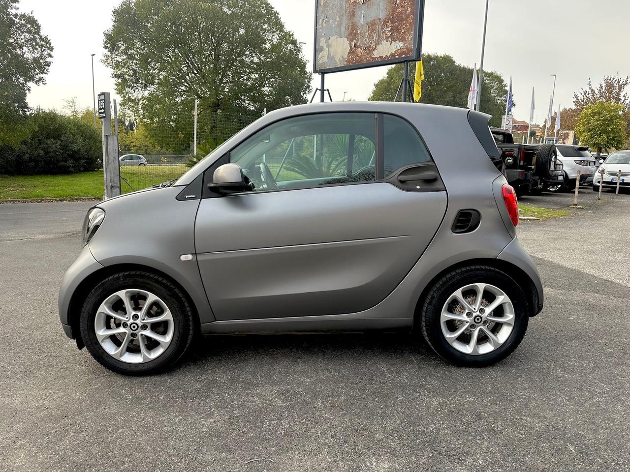 Smart ForTwo 70 1.0 twinamic Passion Matt UNIPRO Grau Permute Rate Garantita