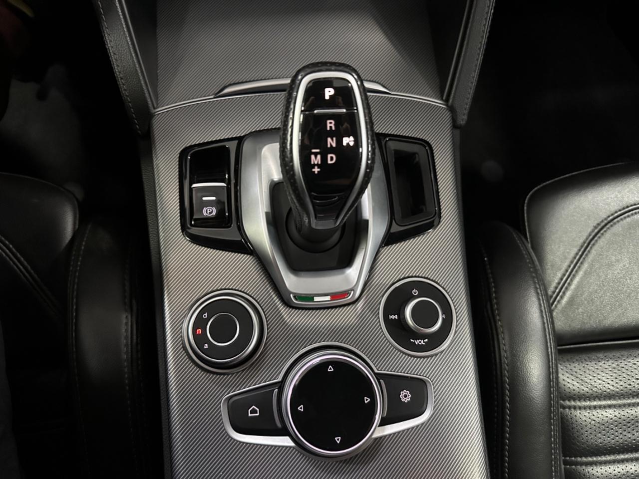 Alfa Romeo Stelvio 2.2 MJT 210 CV AT8 Q4 Veloce 2022