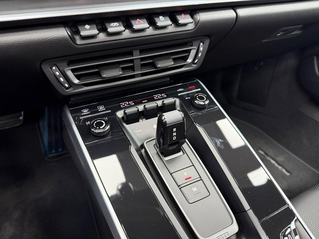 Porsche 911 Carrera 2 GTS (949)